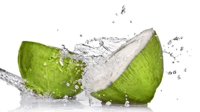 Kenali Daftar Kelompok Orang yang Tidak Boleh Minum Air Kelapa, Apakah Anda Termasuk?