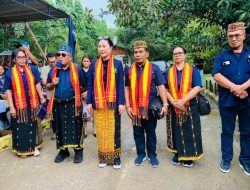 Korwil Partai NasDem Bali-Nusra Julie Laiskodat Lantik 1.079 Pengurus di Manggarai Timur