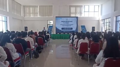 The atmosphere of the Even Semester Graduation Ceremony (Yudisium) for the 2024/2025 Academic Year at the Faculty of Teacher Training and Education, Unika Santu Paulus Ruteng. Held at the 5th floor main auditorium, students from seven study programs participated as part of their academic reflection and character formation before graduation
