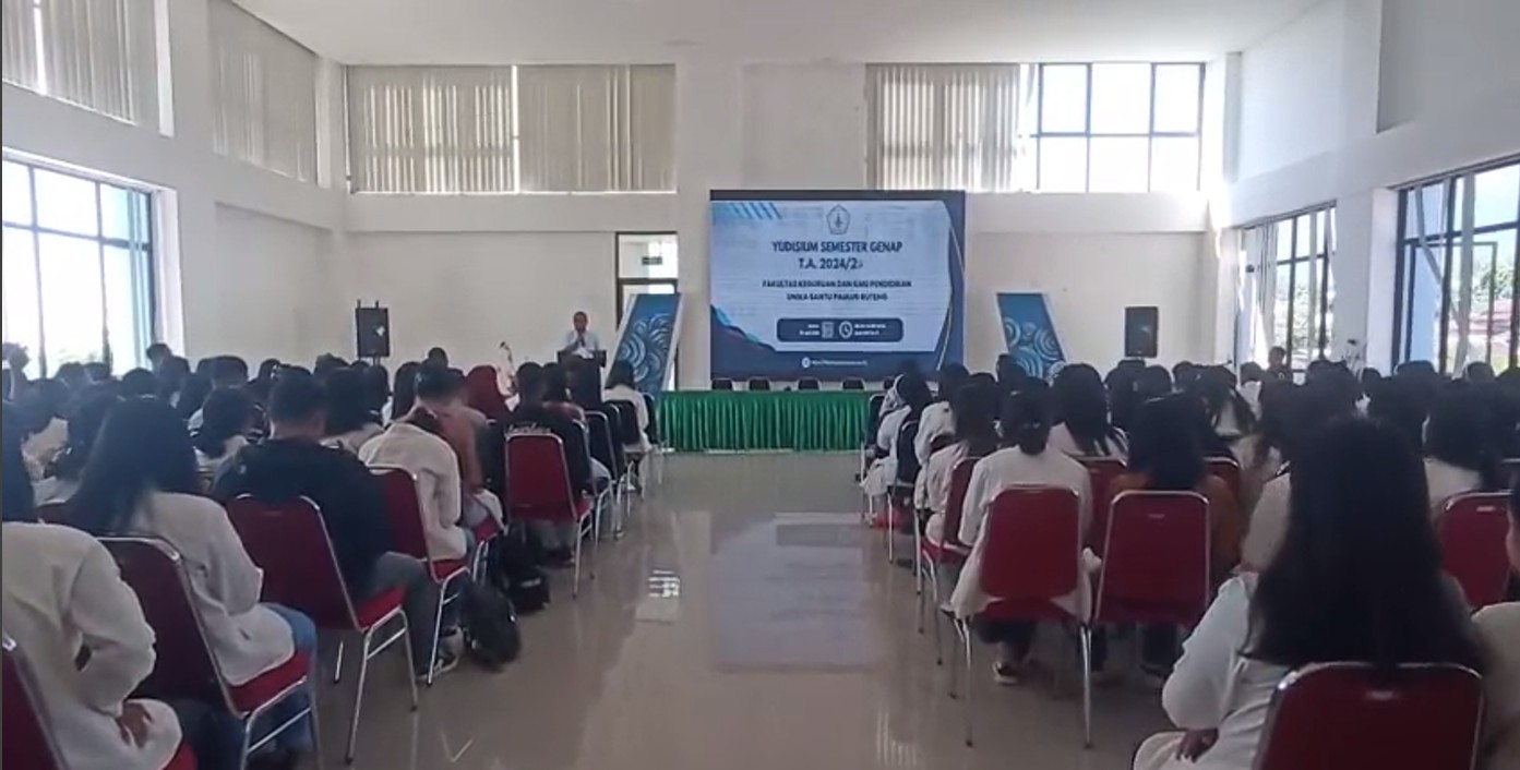 The atmosphere of the Even Semester Graduation Ceremony (Yudisium) for the 2024/2025 Academic Year at the Faculty of Teacher Training and Education, Unika Santu Paulus Ruteng. Held at the 5th floor main auditorium, students from seven study programs participated as part of their academic reflection and character formation before graduation